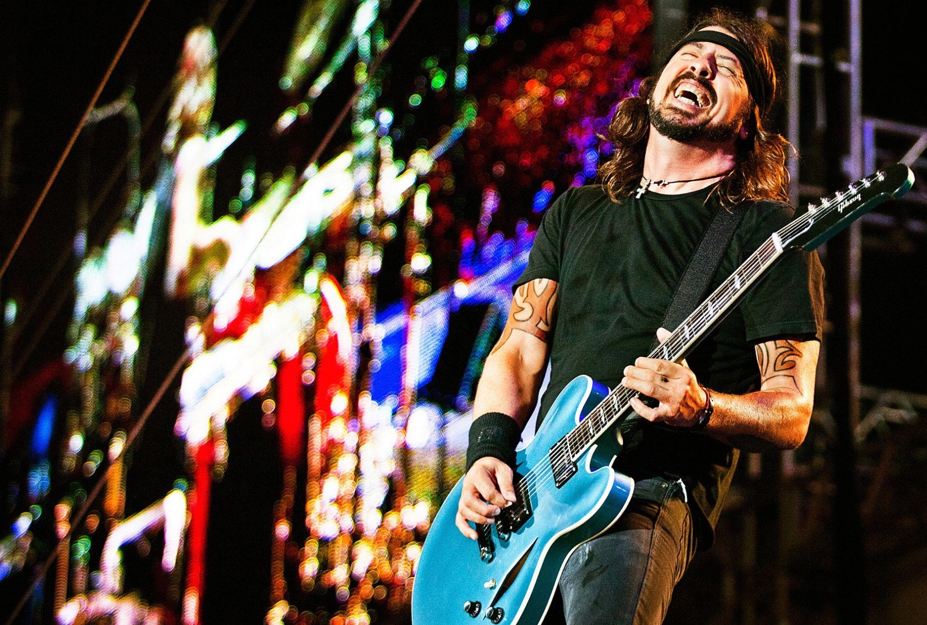 dave-grohl-foo-fighters-mariana-pekin-023-1899x1280